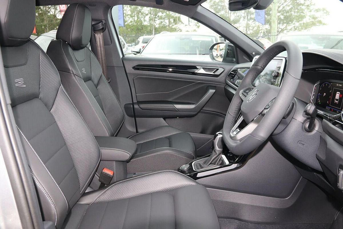 2024 Volkswagen T-Roc 140TSI R-Line D11