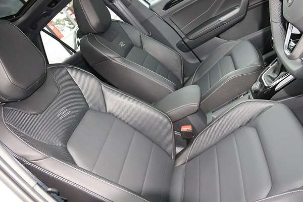 2024 Volkswagen T-Roc 140TSI R-Line D11