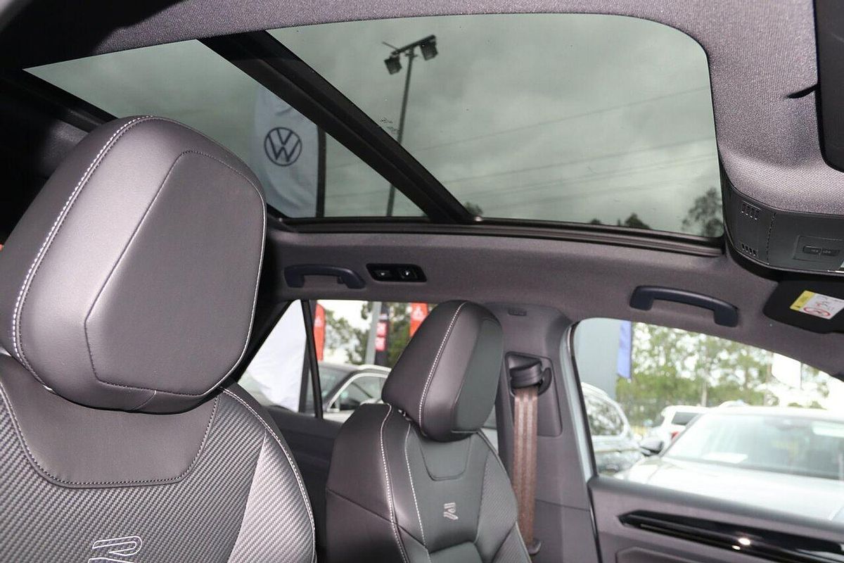 2024 Volkswagen T-Roc 140TSI R-Line D11