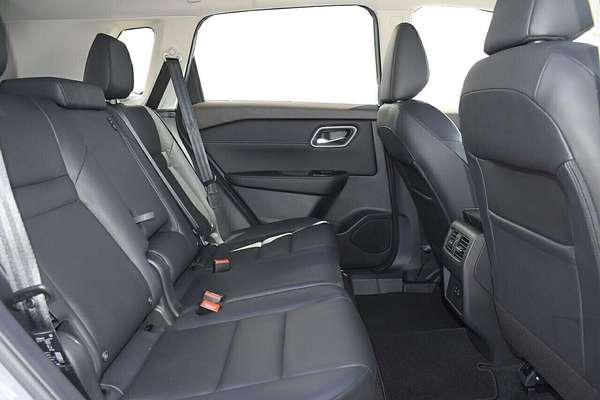 2024 Nissan X-TRAIL ST-L T33