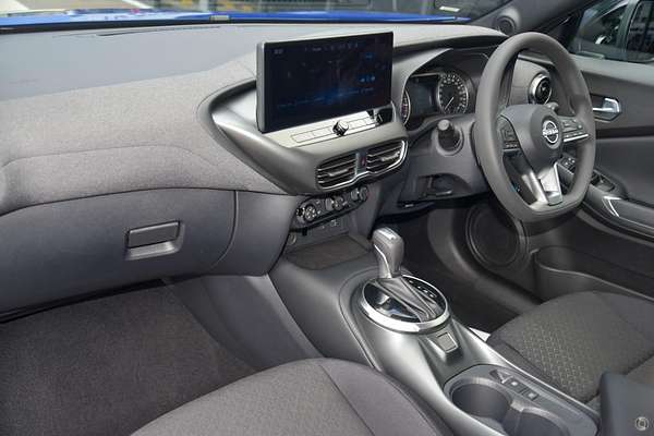 2024 Nissan JUKE ST F16