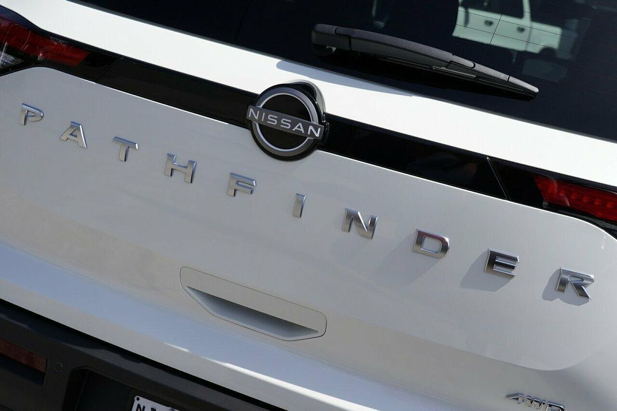 2024 Nissan Pathfinder Ti R53