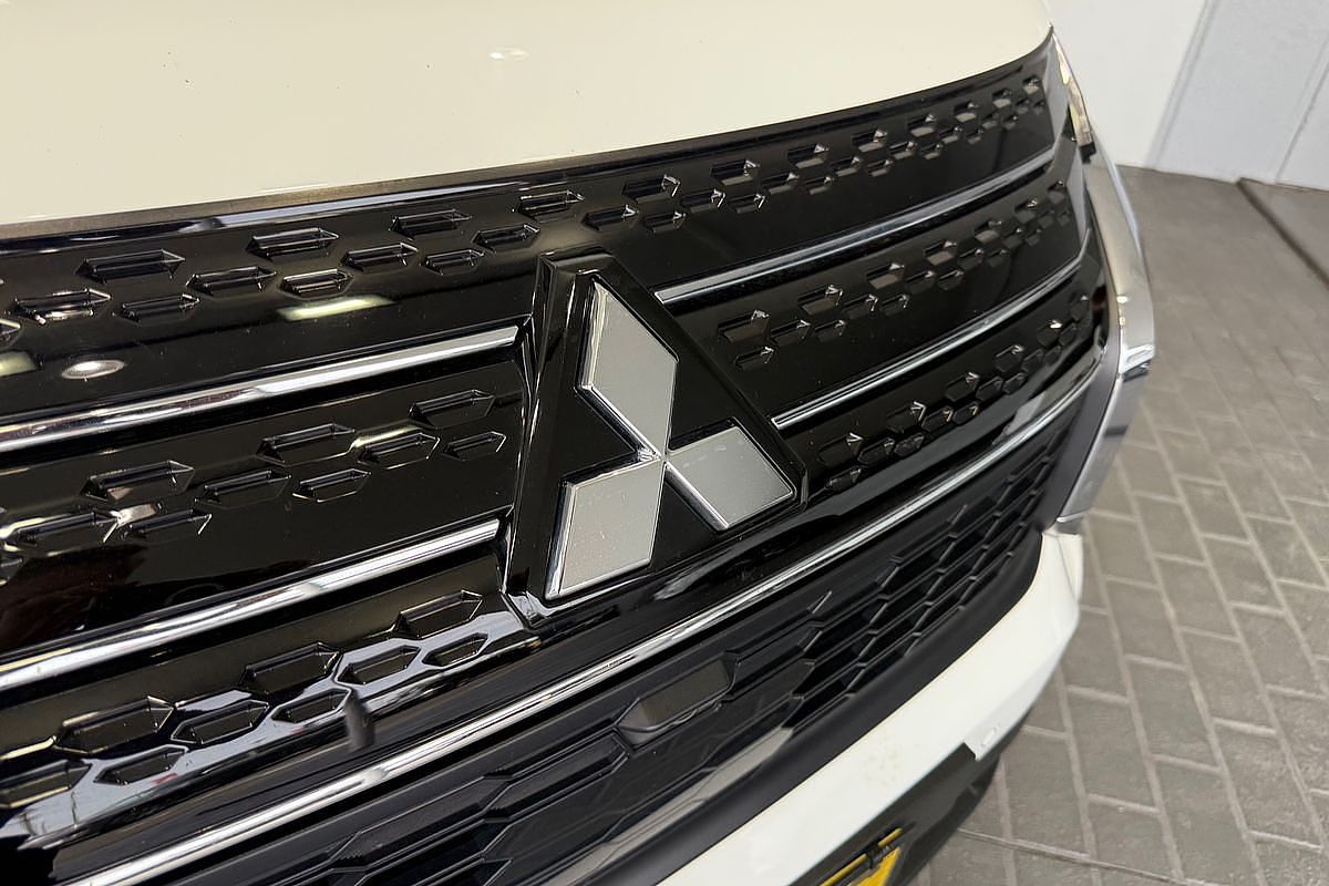 2022 Mitsubishi Outlander ES ZM