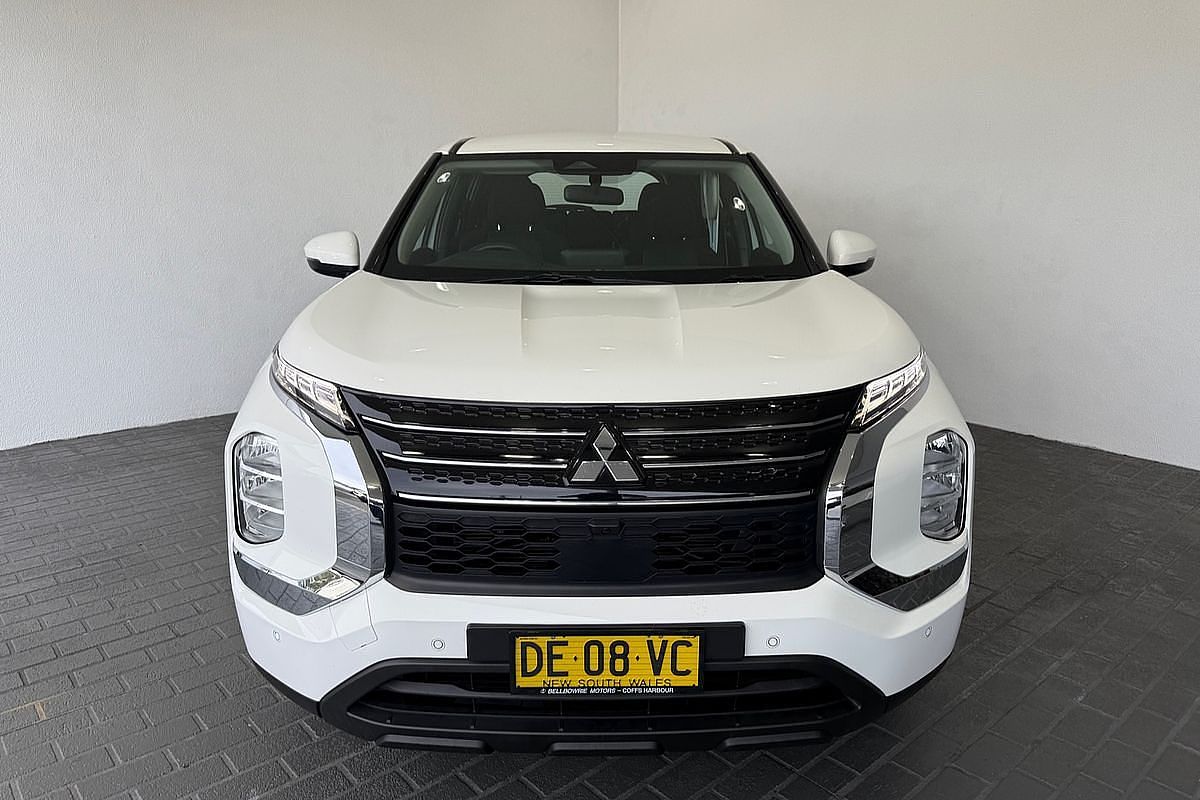2022 Mitsubishi Outlander ES ZM