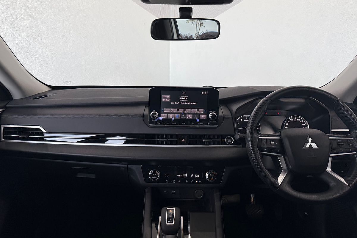2022 Mitsubishi Outlander ES ZM
