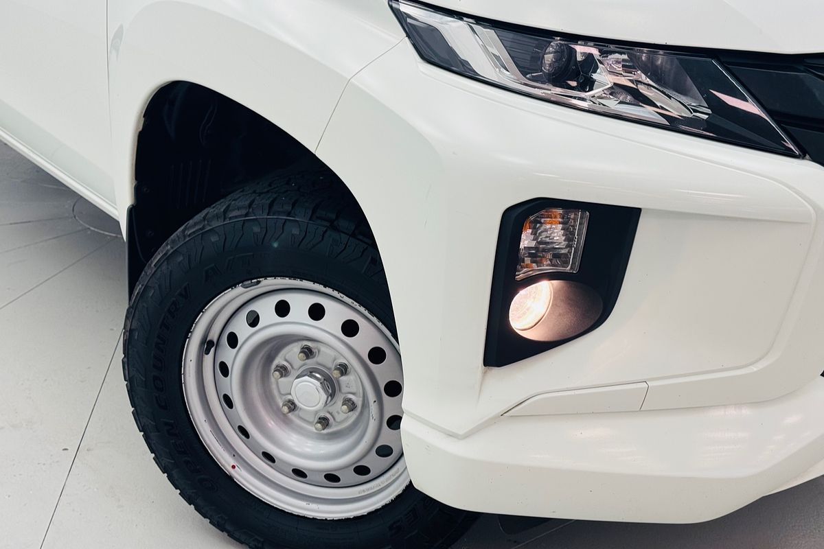 2021 Mitsubishi Triton GLX MR 4X4