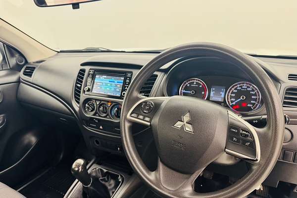 2021 Mitsubishi Triton GLX MR 4X4