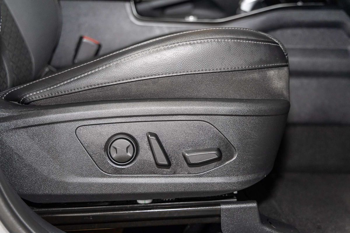 2023 Kia Sorento Sport MQ4