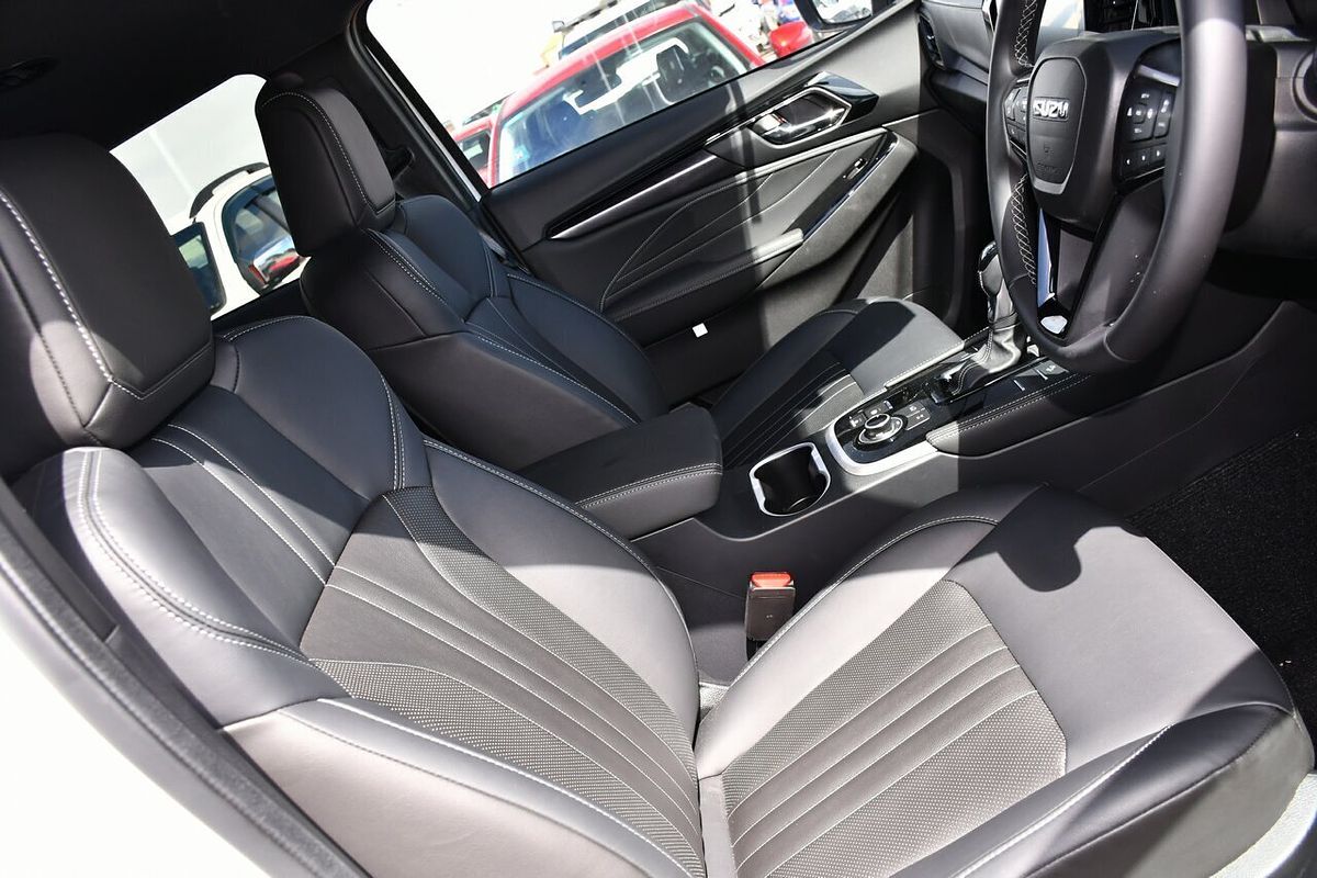2025 Isuzu MU-X LS-T