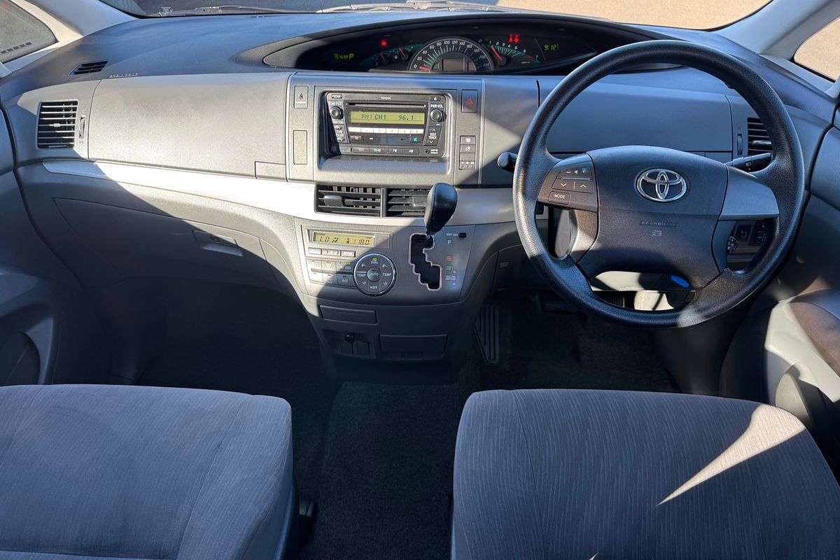 2011 Toyota Tarago GLi ACR50R