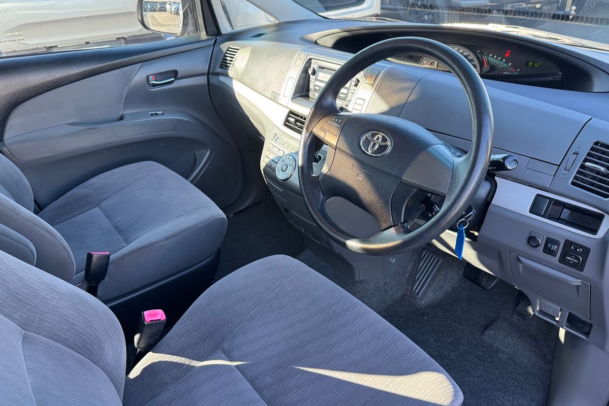 2011 Toyota Tarago GLi ACR50R