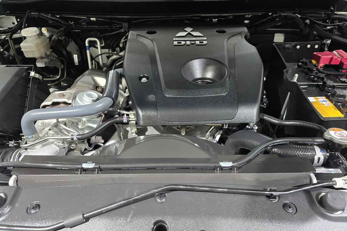 2023 Mitsubishi Pajero Sport GLX QF