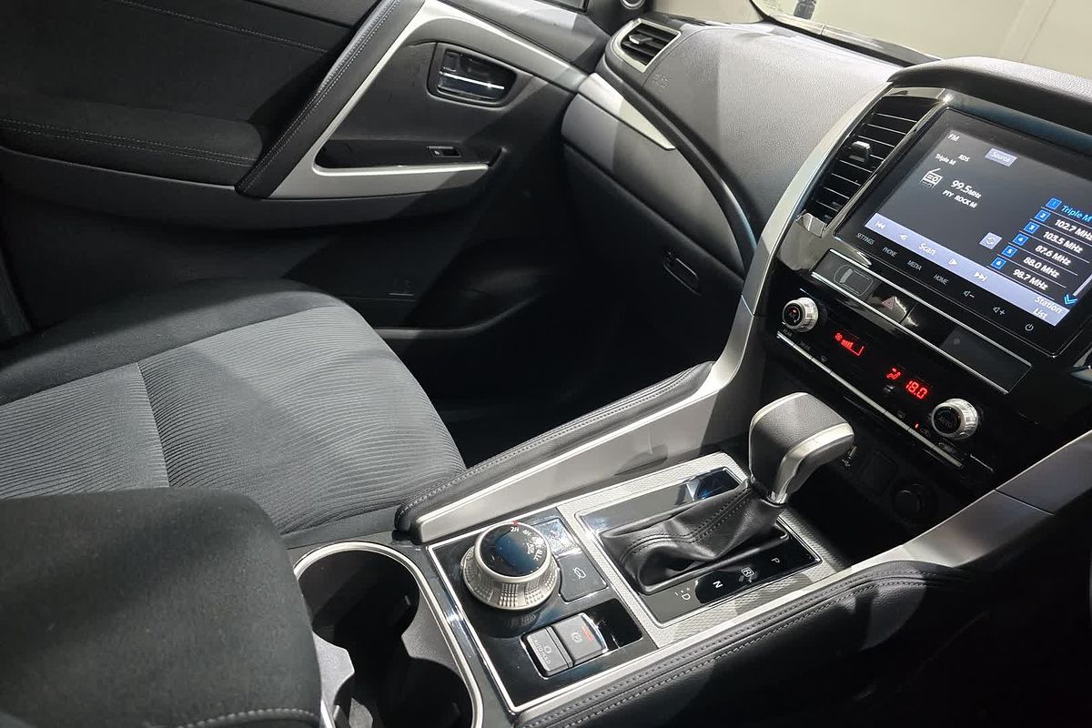 2023 Mitsubishi Pajero Sport GLX QF