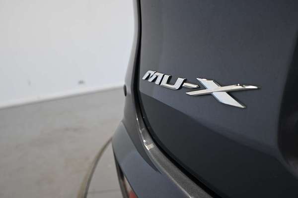 2022 Isuzu MU-X LS-T