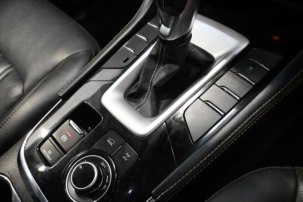 2022 Isuzu MU-X LS-T