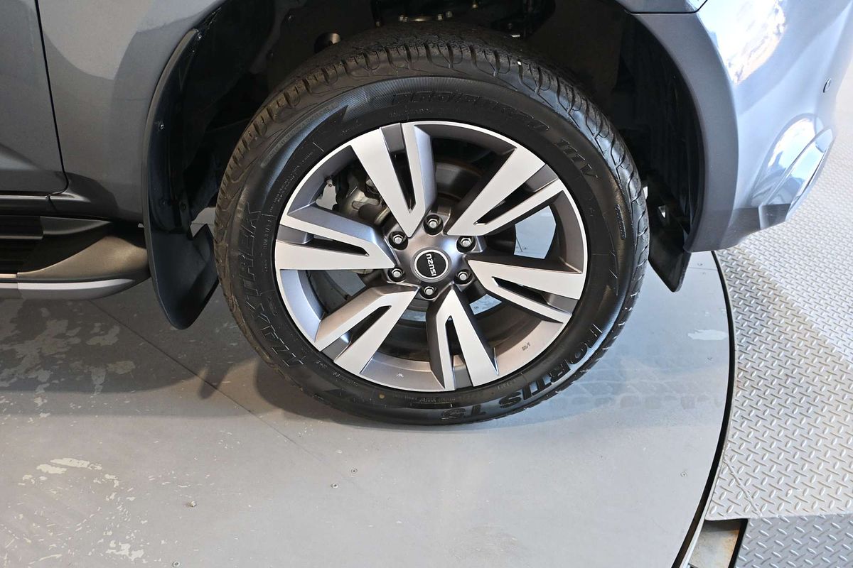 2022 Isuzu MU-X LS-T