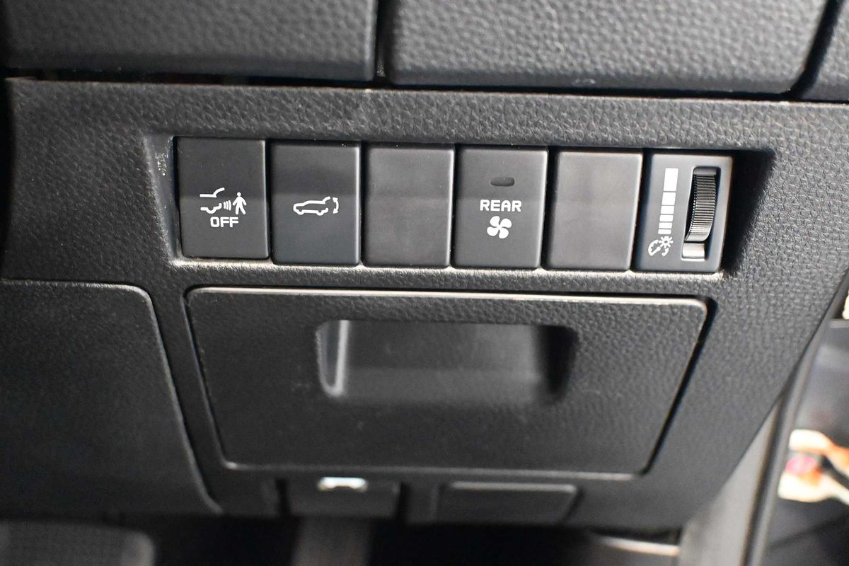 2022 Isuzu MU-X LS-T