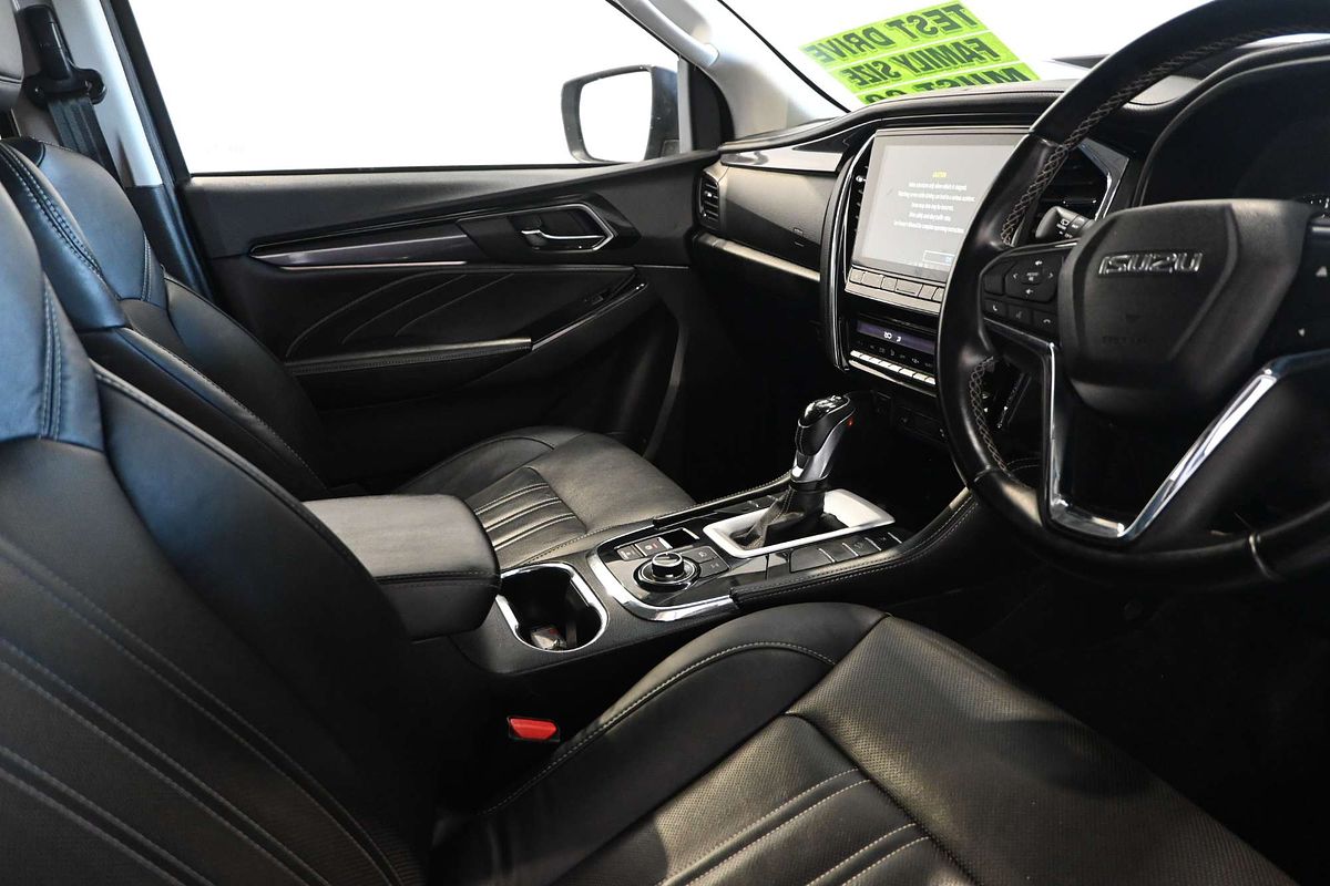 2022 Isuzu MU-X LS-T