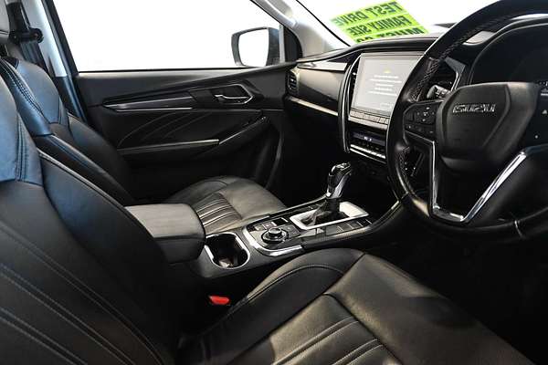 2022 Isuzu MU-X LS-T