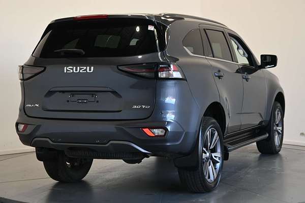 2022 Isuzu MU-X LS-T