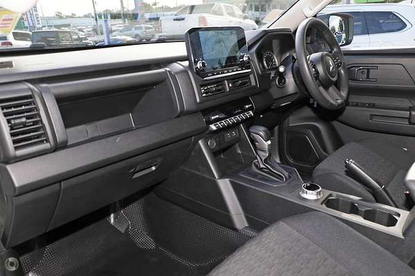2025 Mitsubishi Triton GLX MV 4X4
