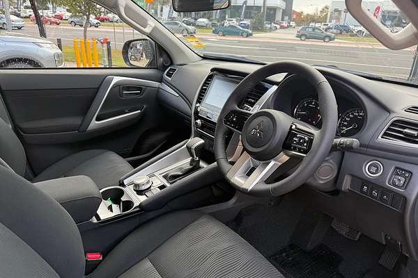 2025 Mitsubishi Pajero Sport GLX QG