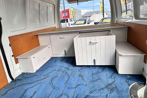 2014 Toyota HIACE  TRH221R
