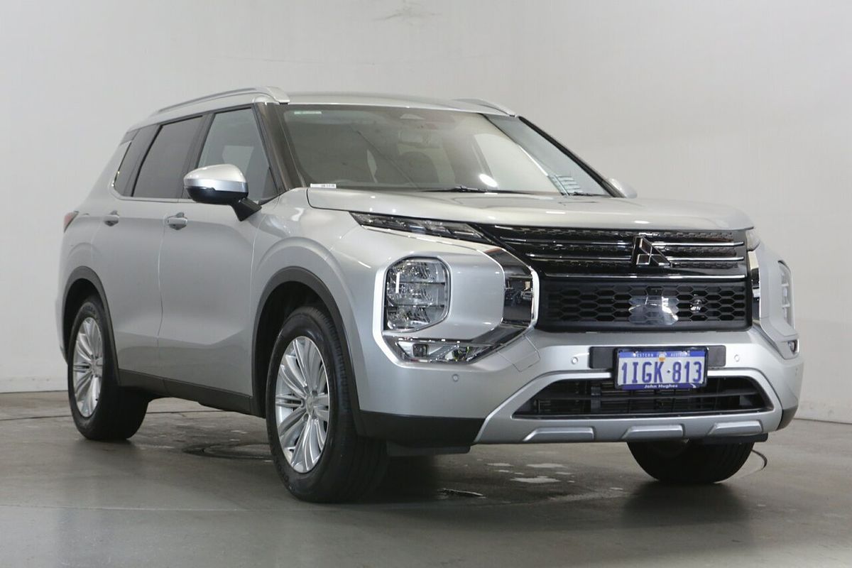 2024 Mitsubishi Outlander LS ZM