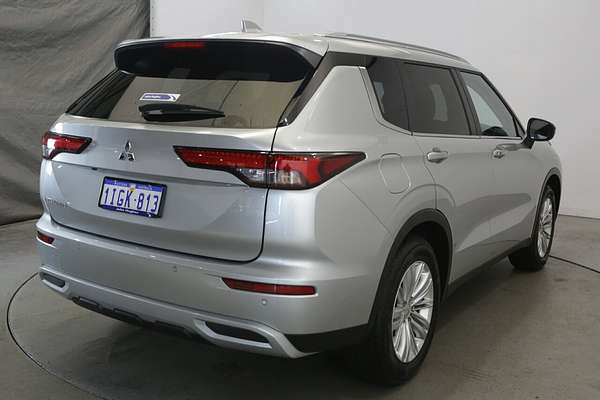2024 Mitsubishi Outlander LS ZM