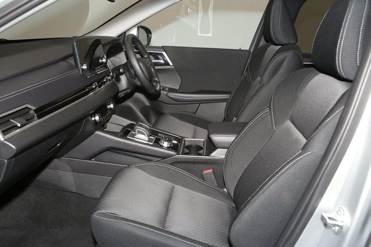 2024 Mitsubishi Outlander LS ZM