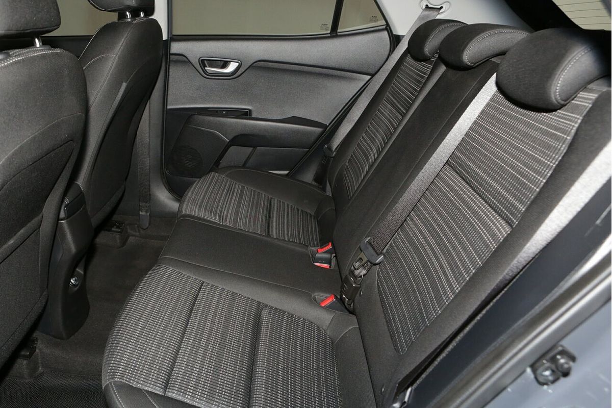 2024 Mitsubishi Outlander LS ZM