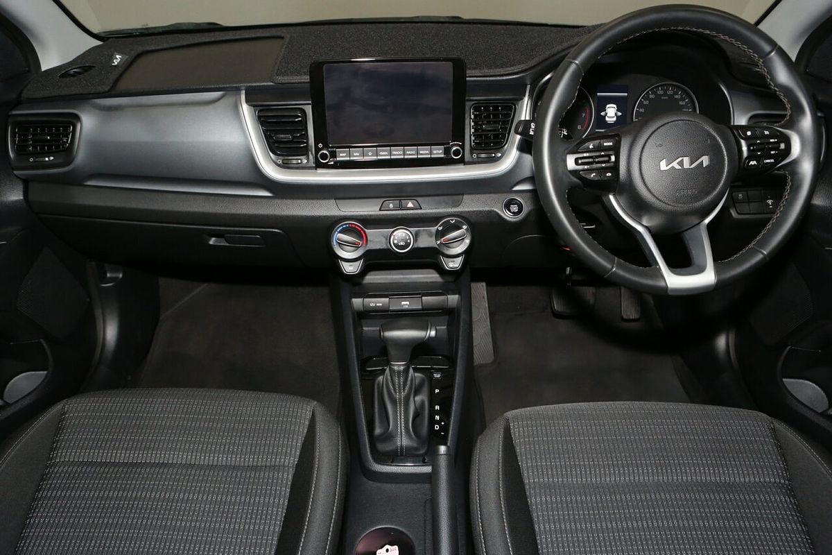 2024 Mitsubishi Outlander LS ZM