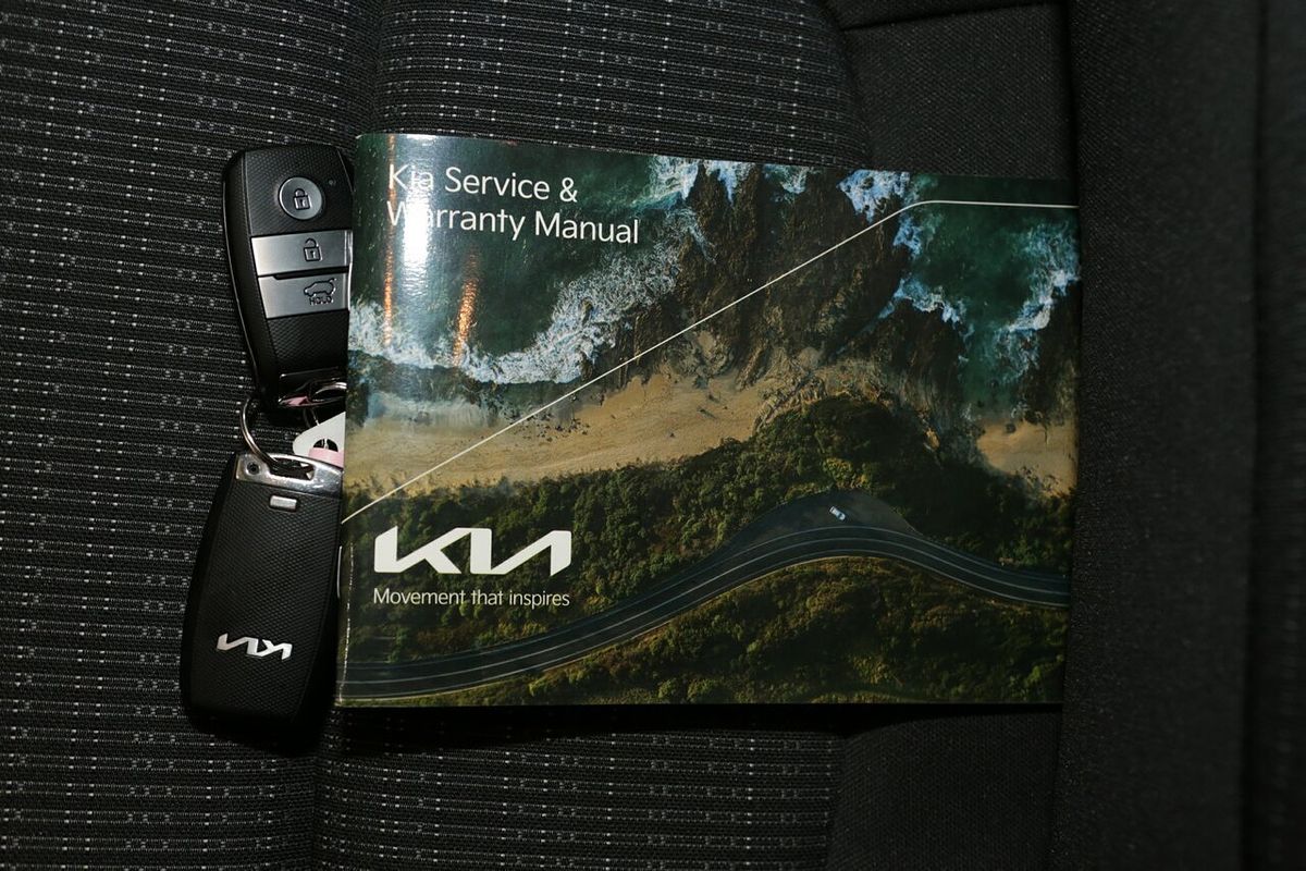 2024 Mitsubishi Outlander LS ZM