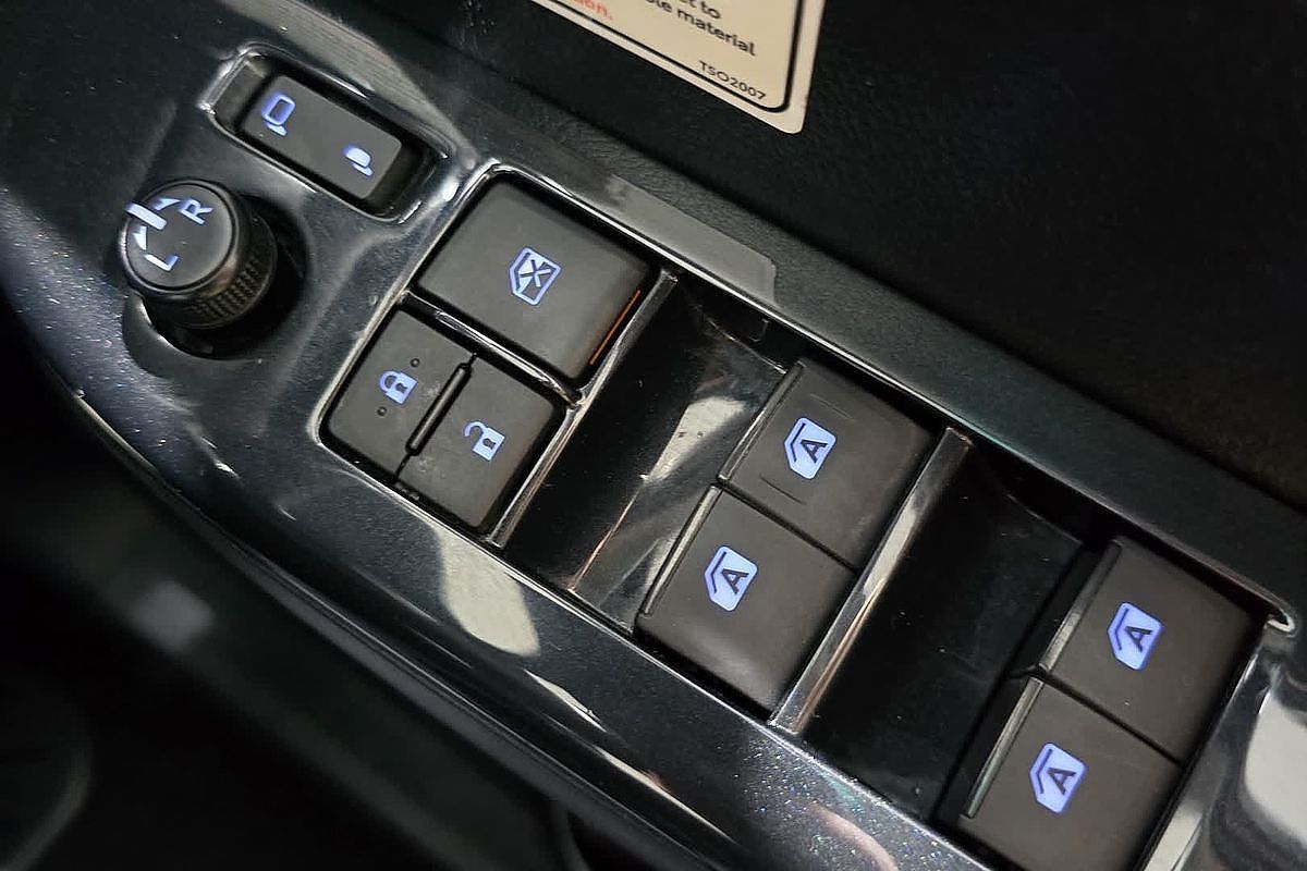 2021 Toyota Hilux SR5 GUN126R 4X4