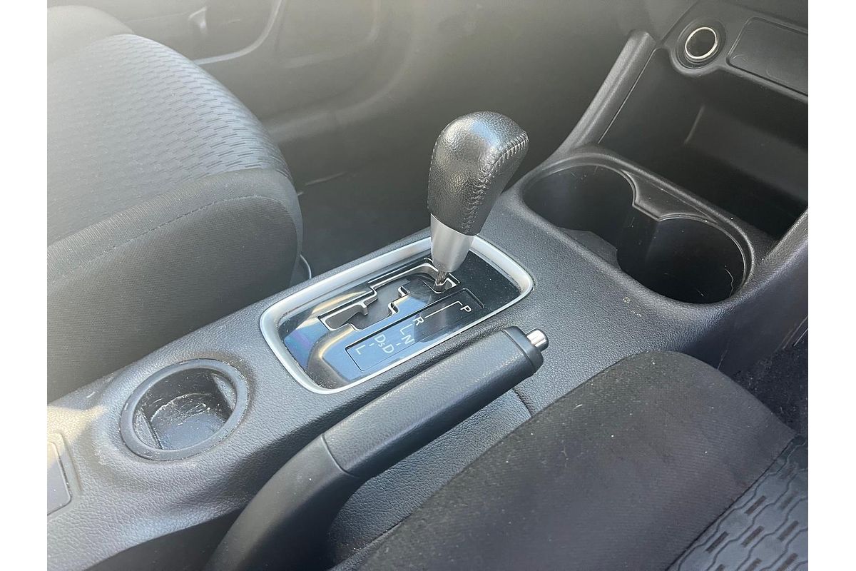 2012 Mitsubishi Outlander ES ZJ