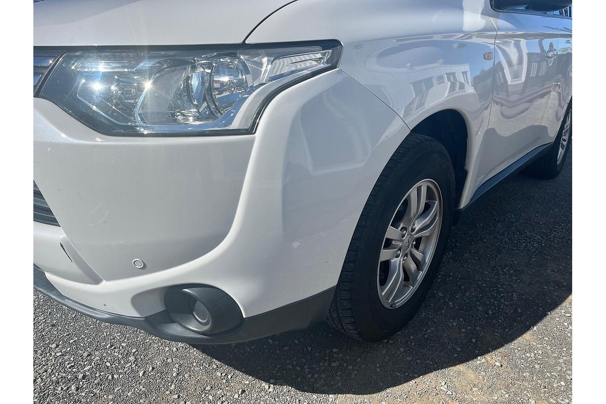 2012 Mitsubishi Outlander ES ZJ