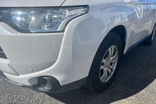 2012 Mitsubishi Outlander ES ZJ
