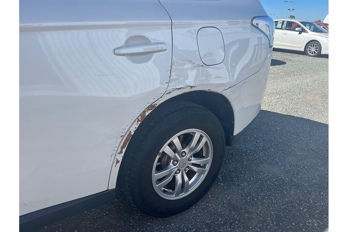 2012 Mitsubishi Outlander ES ZJ