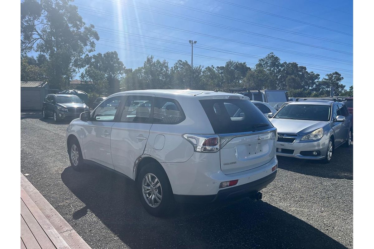 2012 Mitsubishi Outlander ES ZJ