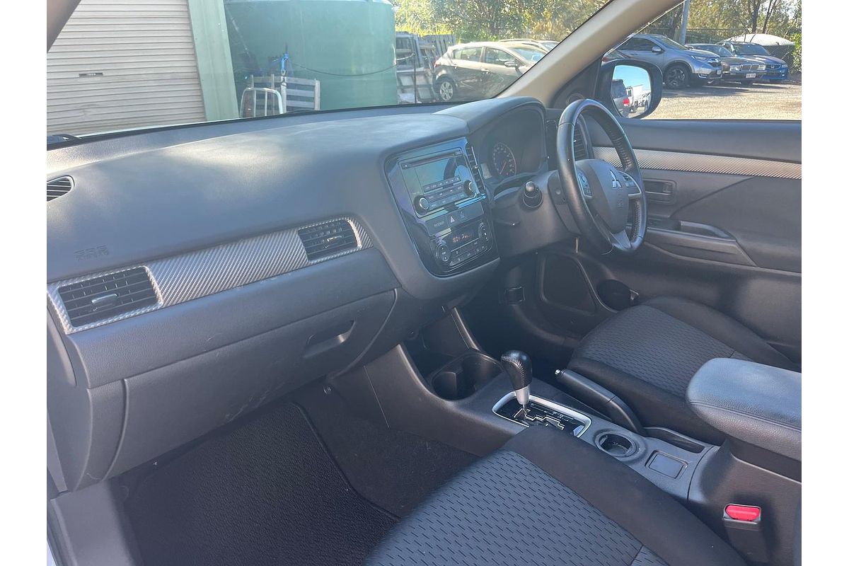 2012 Mitsubishi Outlander ES ZJ