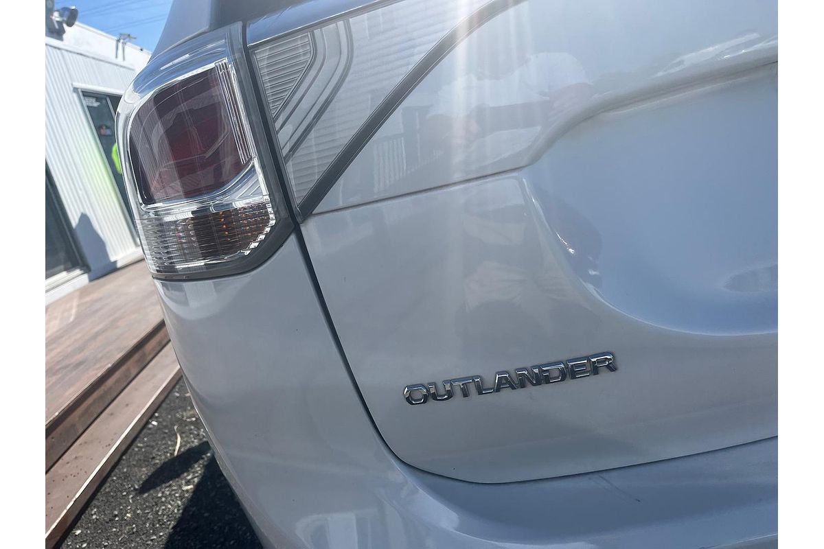 2012 Mitsubishi Outlander ES ZJ