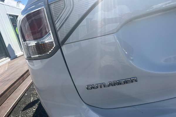 2012 Mitsubishi Outlander ES ZJ