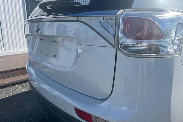 2012 Mitsubishi Outlander ES ZJ