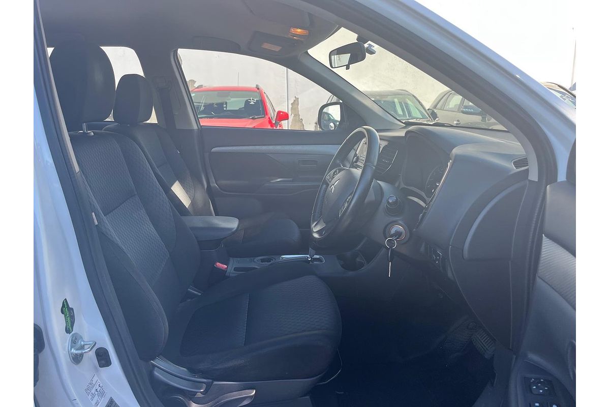 2012 Mitsubishi Outlander ES ZJ