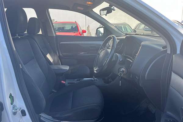 2012 Mitsubishi Outlander ES ZJ