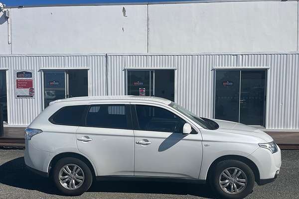 2012 Mitsubishi Outlander ES ZJ