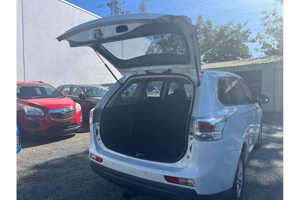 2012 Mitsubishi Outlander ES ZJ