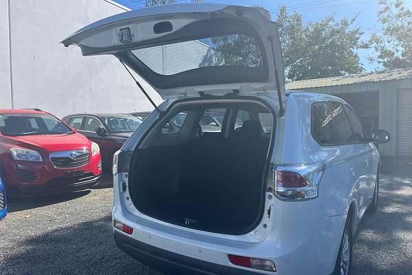 2012 Mitsubishi Outlander ES ZJ