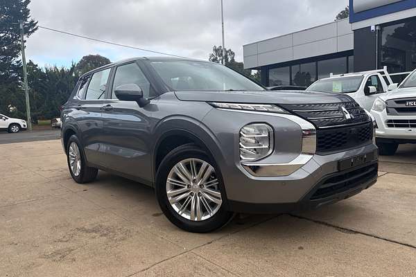 2022 Mitsubishi Outlander ES ZM