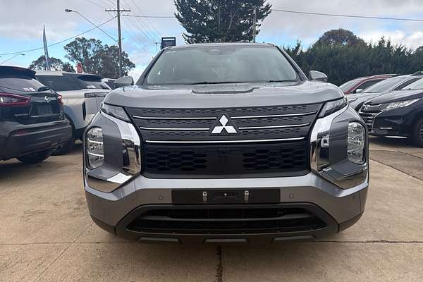 2022 Mitsubishi Outlander ES ZM